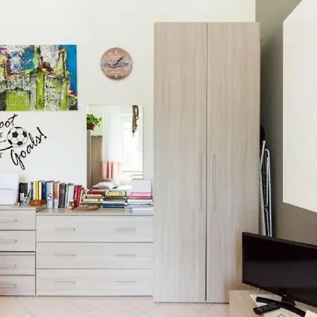 Apartment Locazione Turistica Ortica Studio Mailand